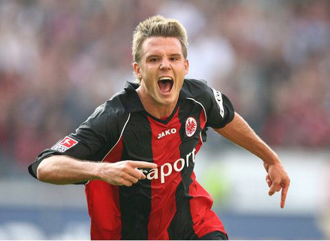 个挥汗如雨 个挥汗如雨